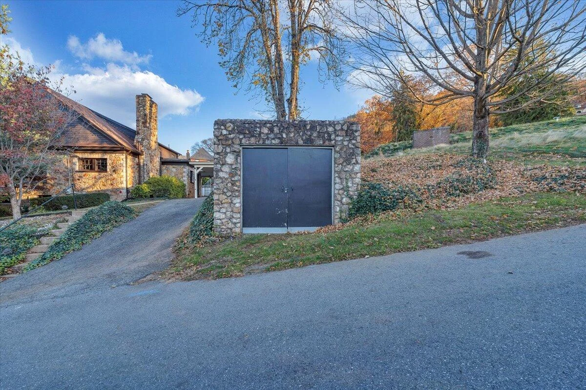 601 Camilla AVE - Photo 46