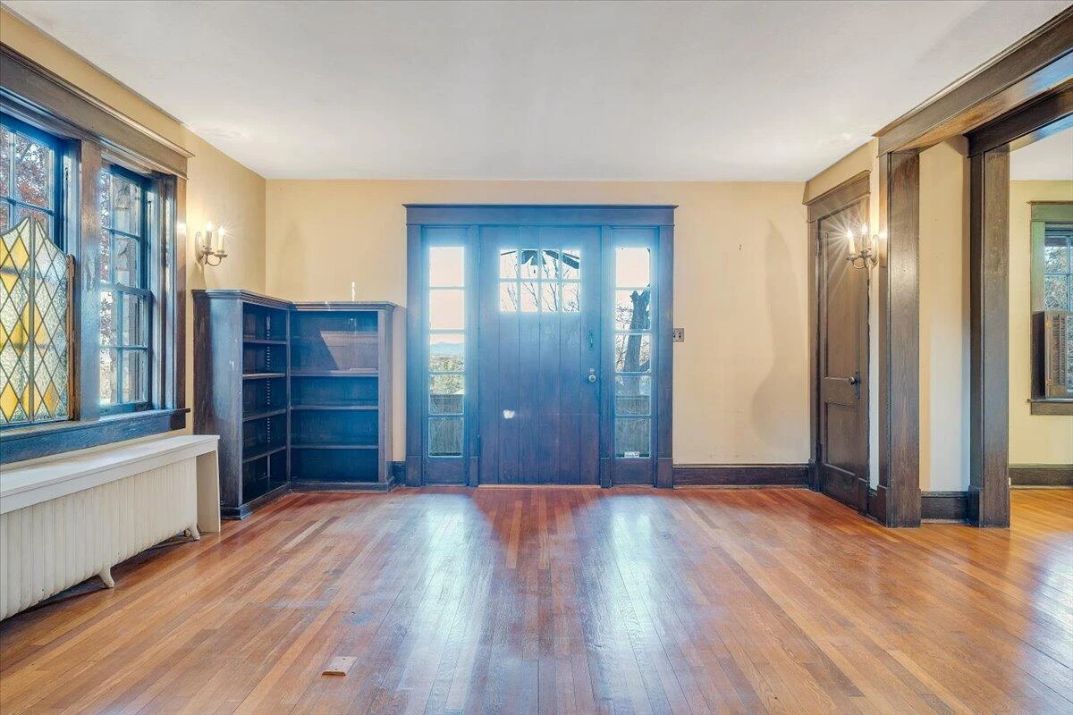 601 Camilla AVE - Photo 5