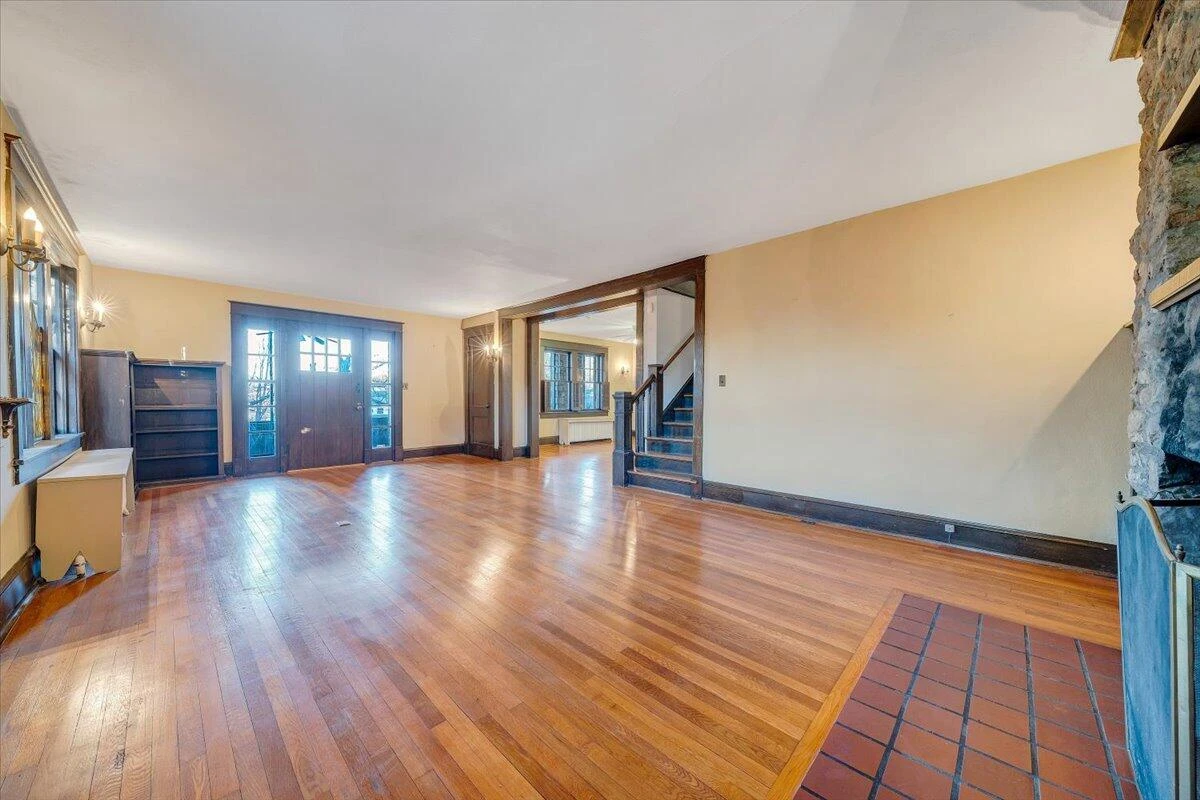 601 Camilla AVE - Photo 8