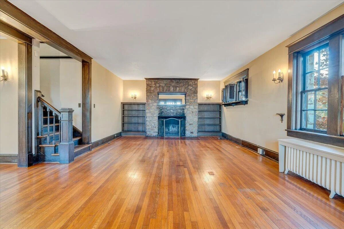 601 Camilla AVE - Photo 9