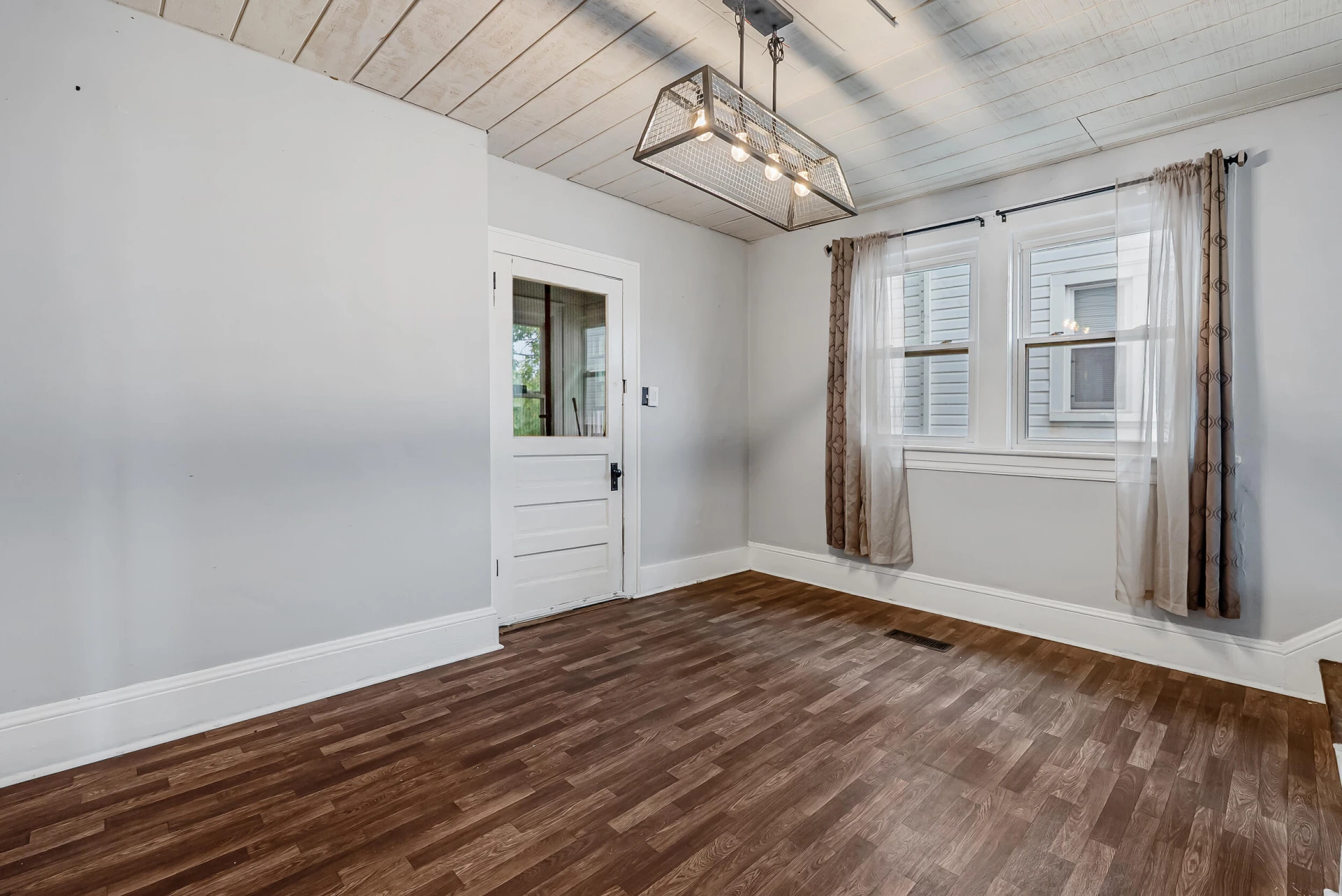 1440 Greenbrier AVE - Photo 14