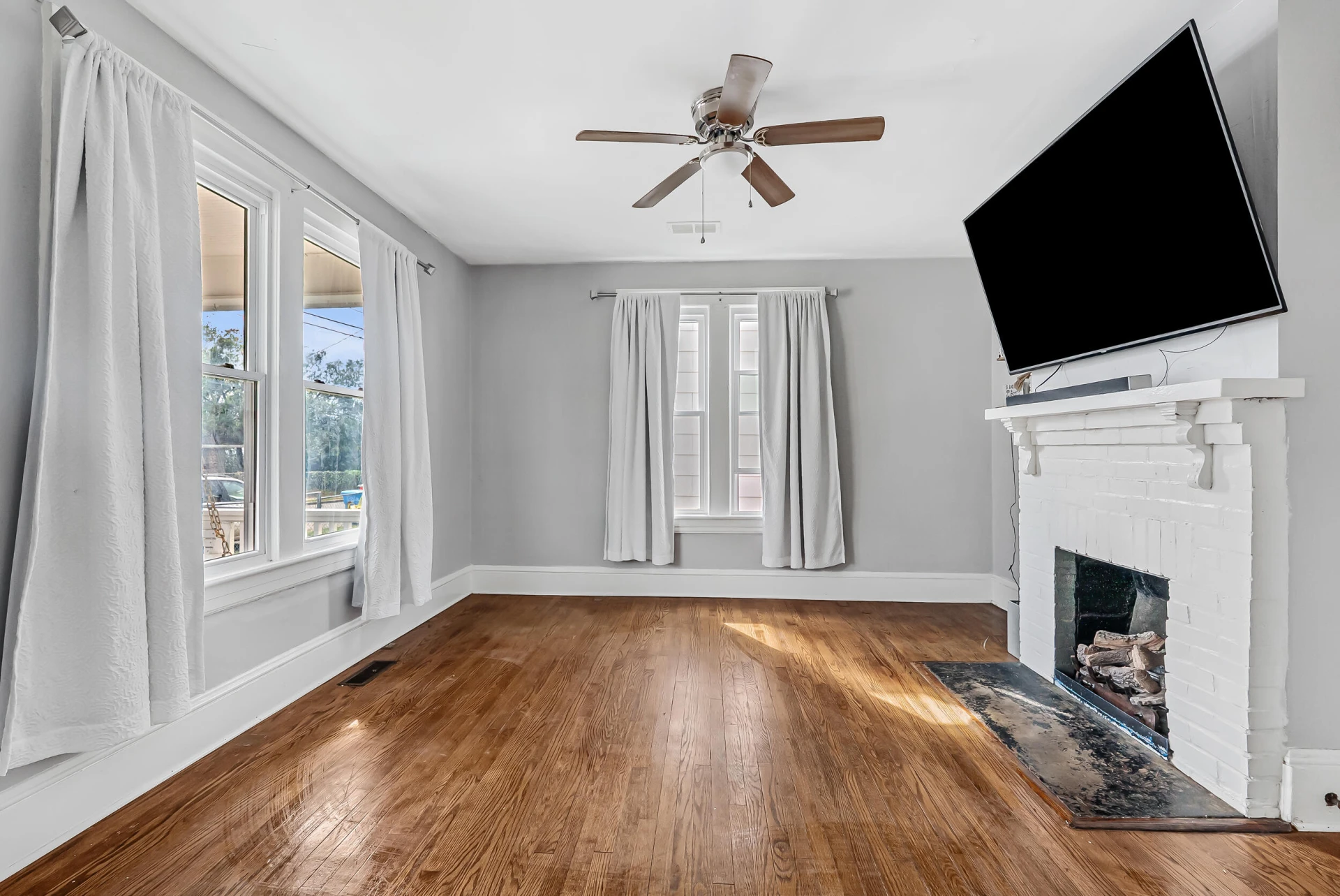1440 Greenbrier AVE - Photo 4