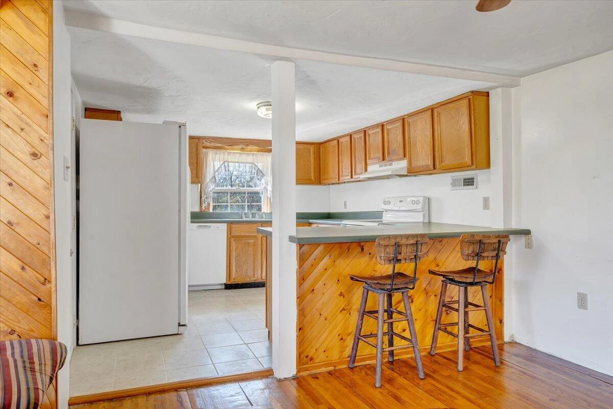 112 Hancock ST - Photo 11