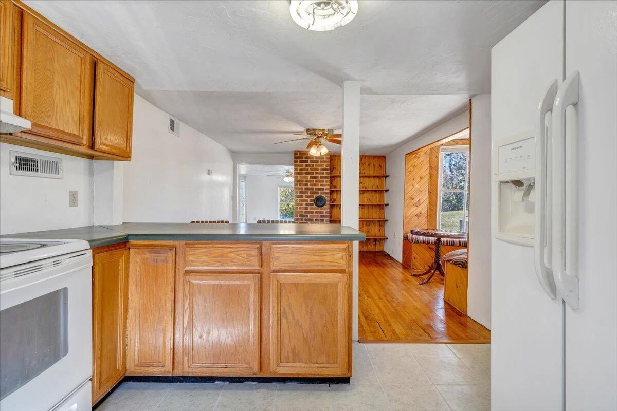 112 Hancock ST - Photo 15