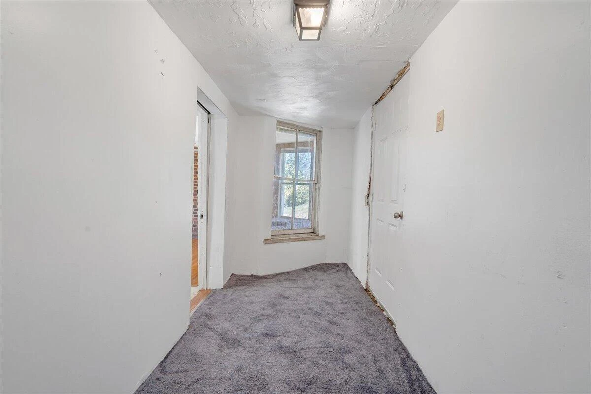 112 Hancock ST - Photo 17