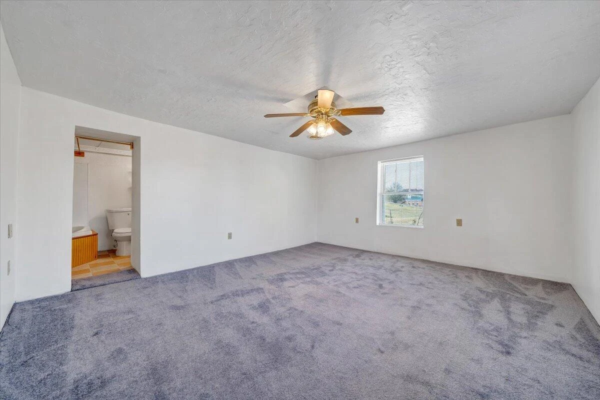 112 Hancock ST - Photo 18
