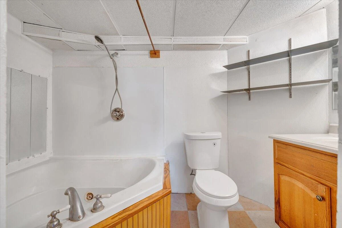 112 Hancock ST - Photo 20