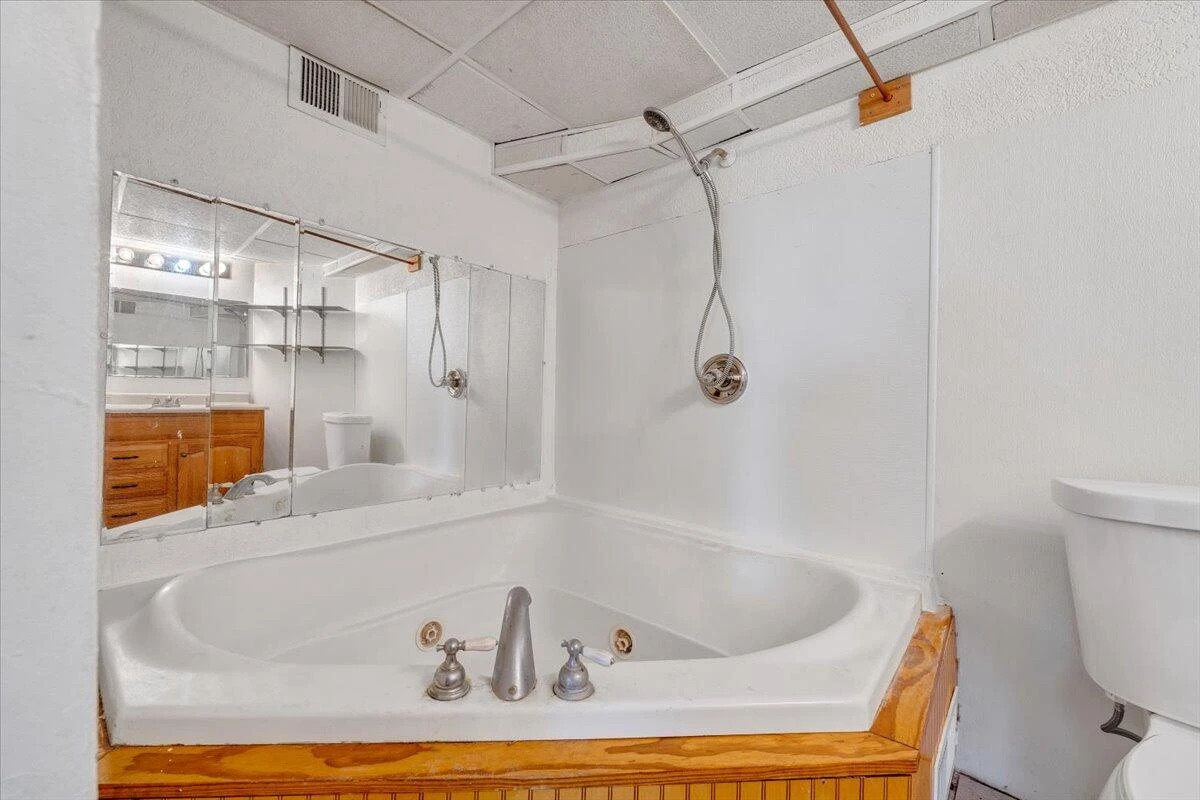 112 Hancock ST - Photo 22