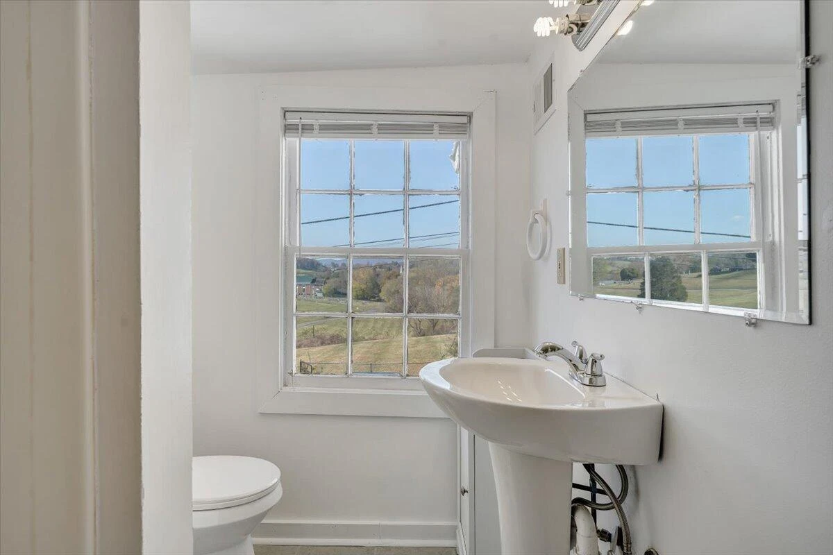 112 Hancock ST - Photo 32