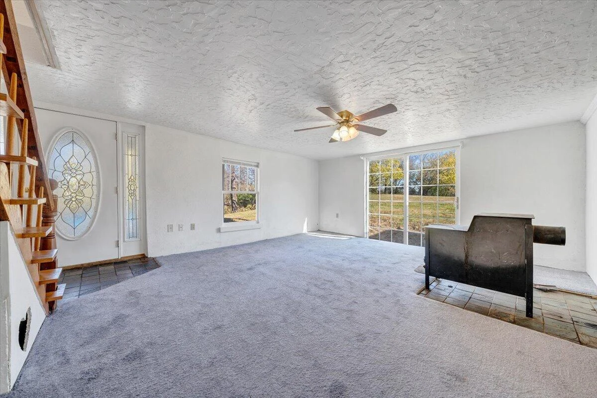112 Hancock ST - Photo 4