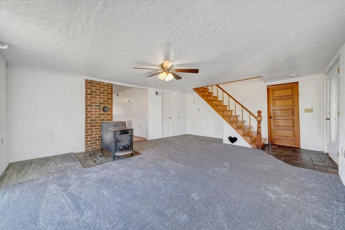 112 Hancock ST - Photo 6