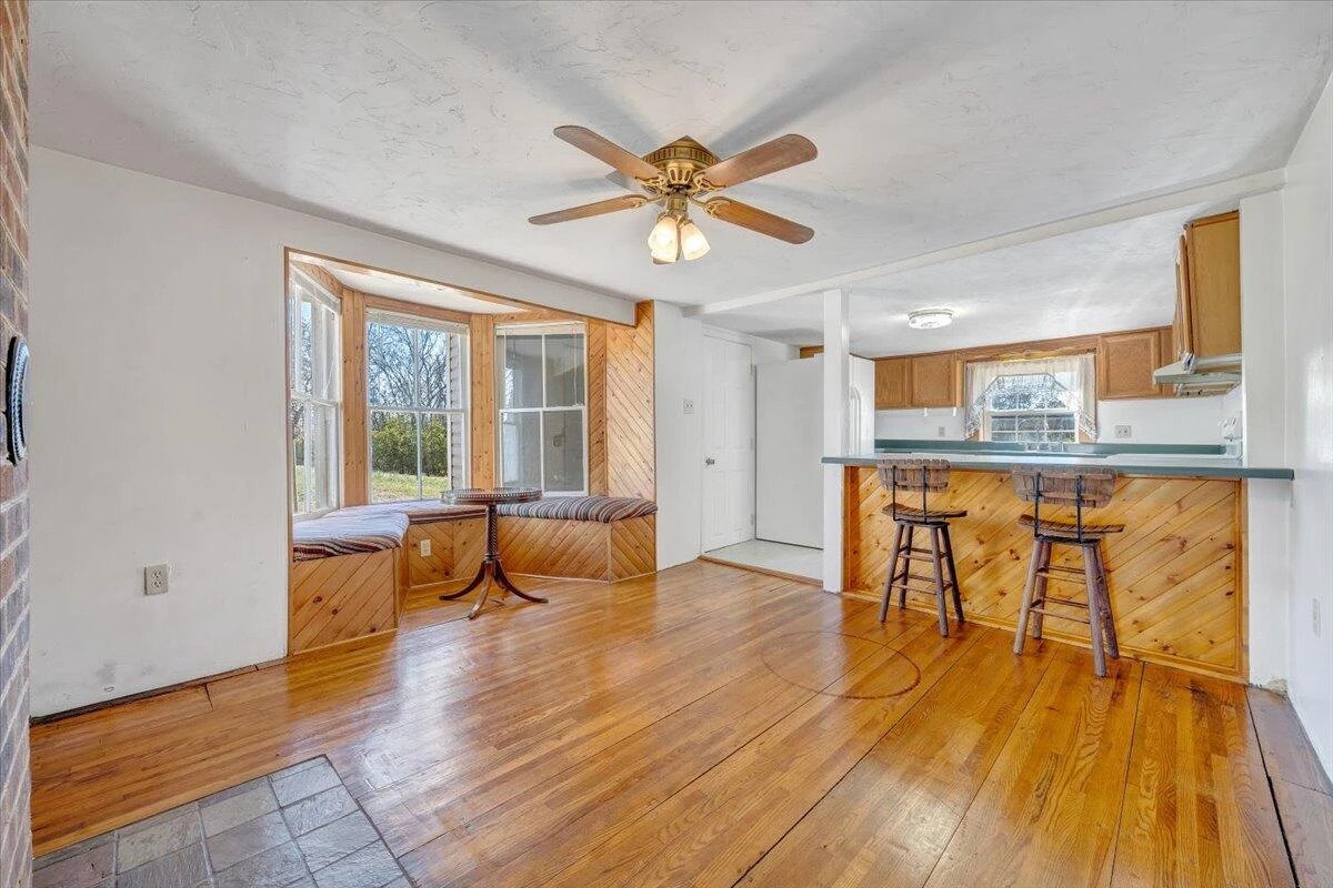 112 Hancock ST - Photo 7