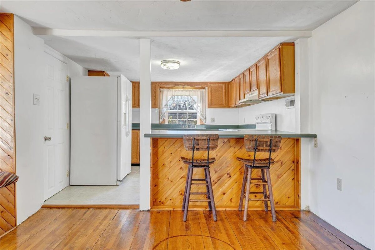 112 Hancock ST - Photo 8