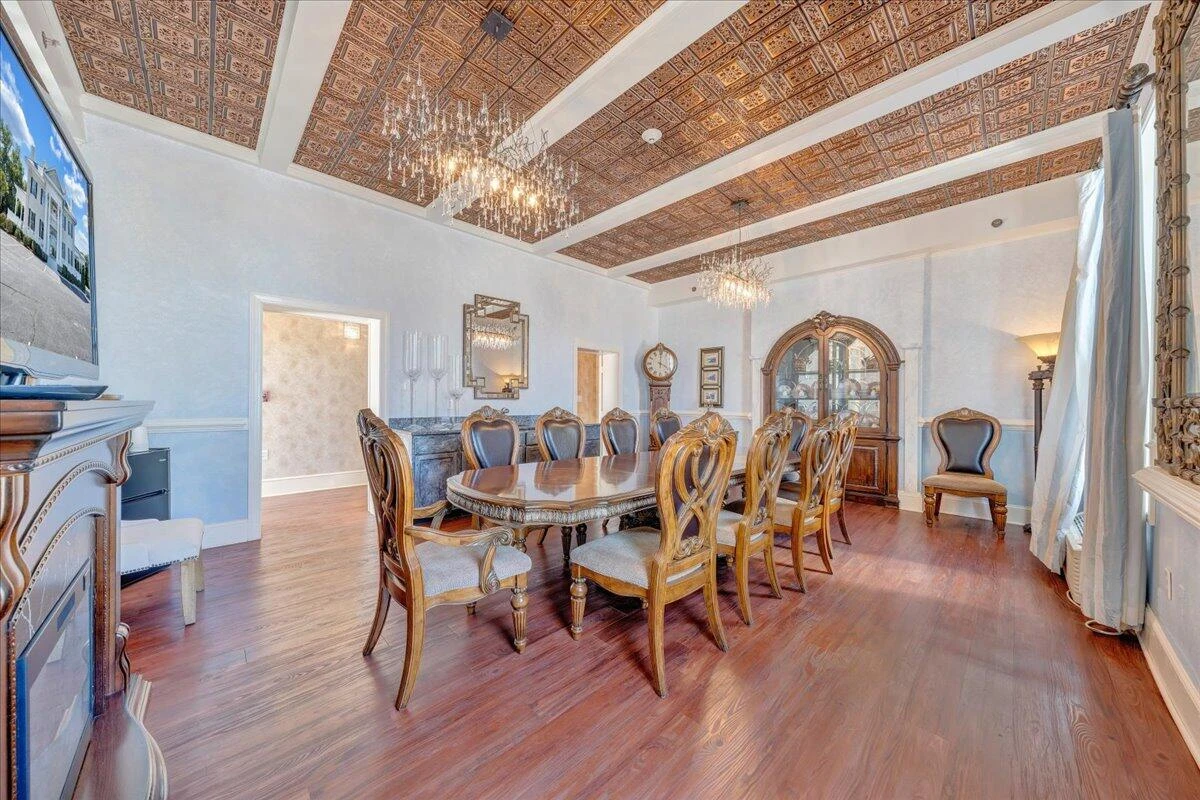 812 MAIN ST - Photo 14