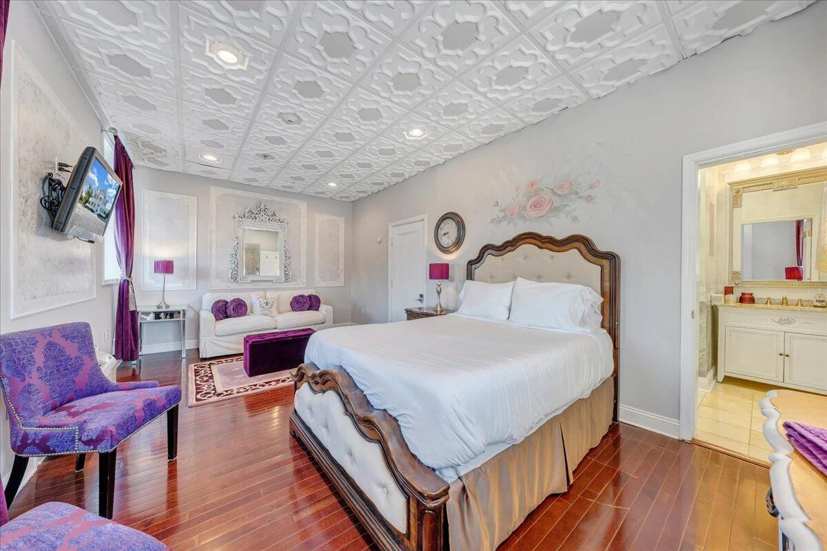 812 MAIN ST - Photo 54