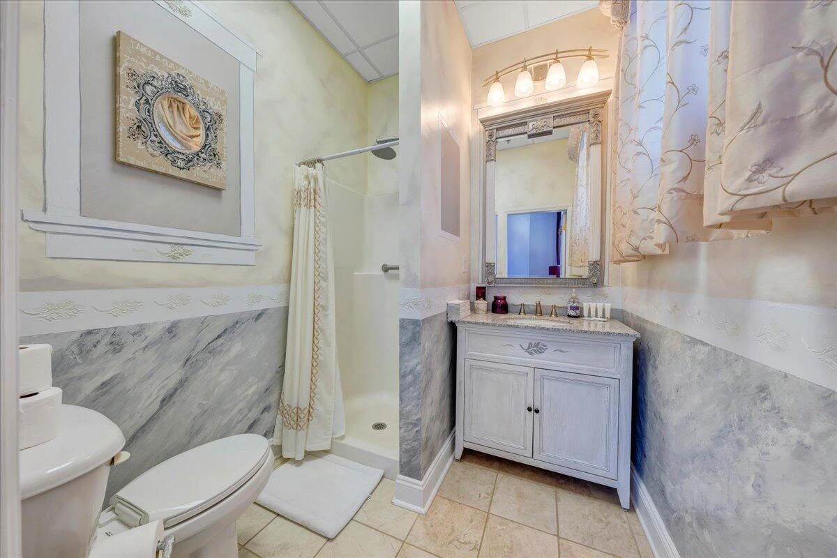 812 MAIN ST - Photo 55