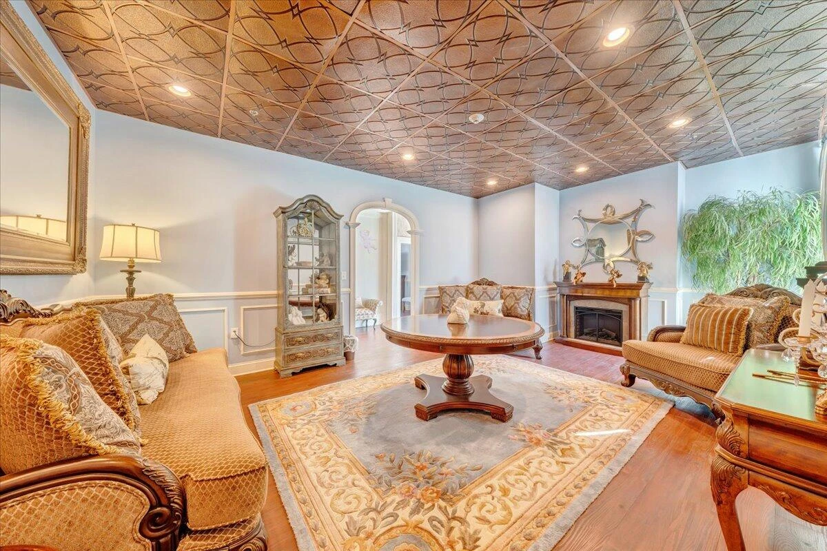 812 Main ST - Photo 11