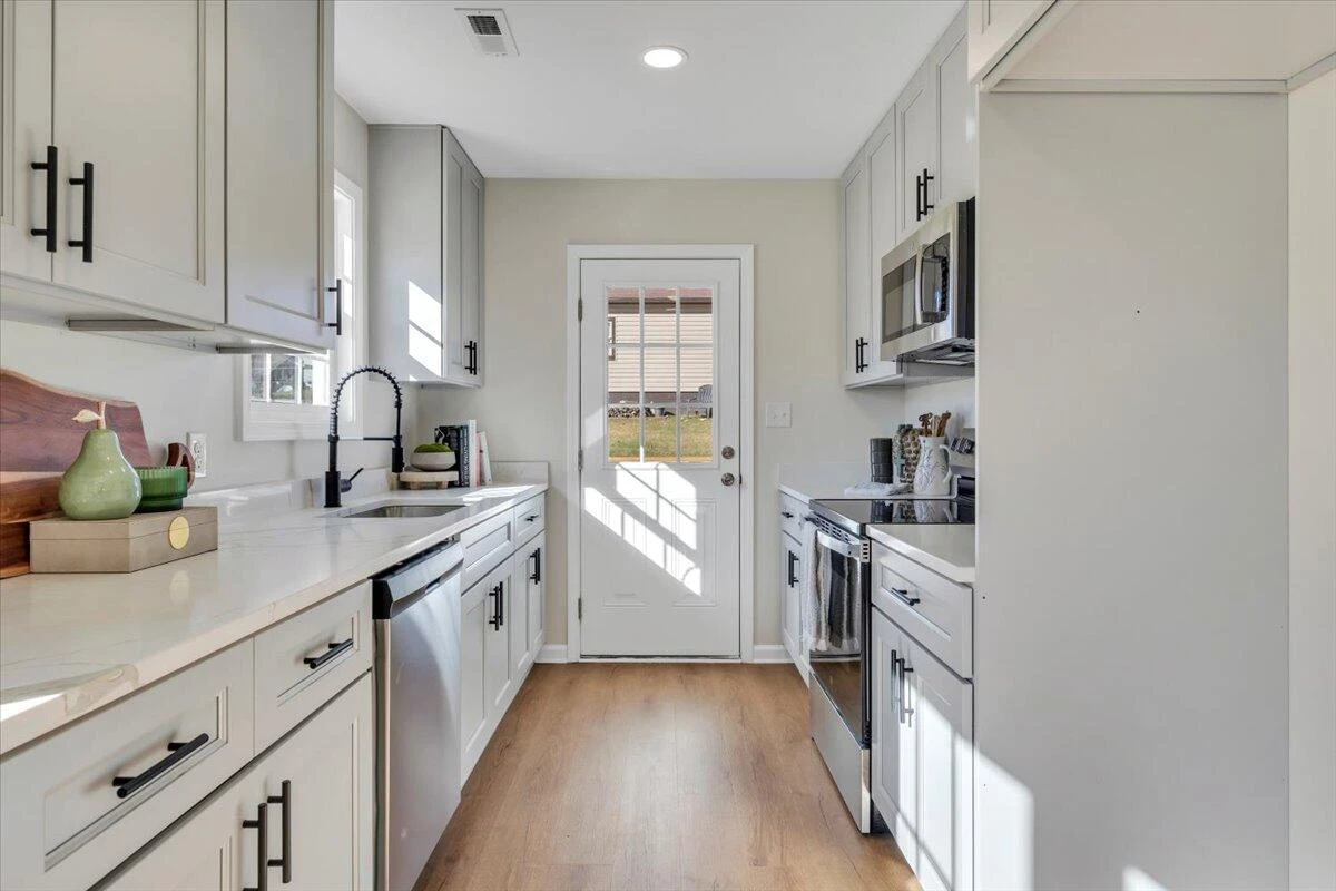3527 Troutland AVE - Photo 10