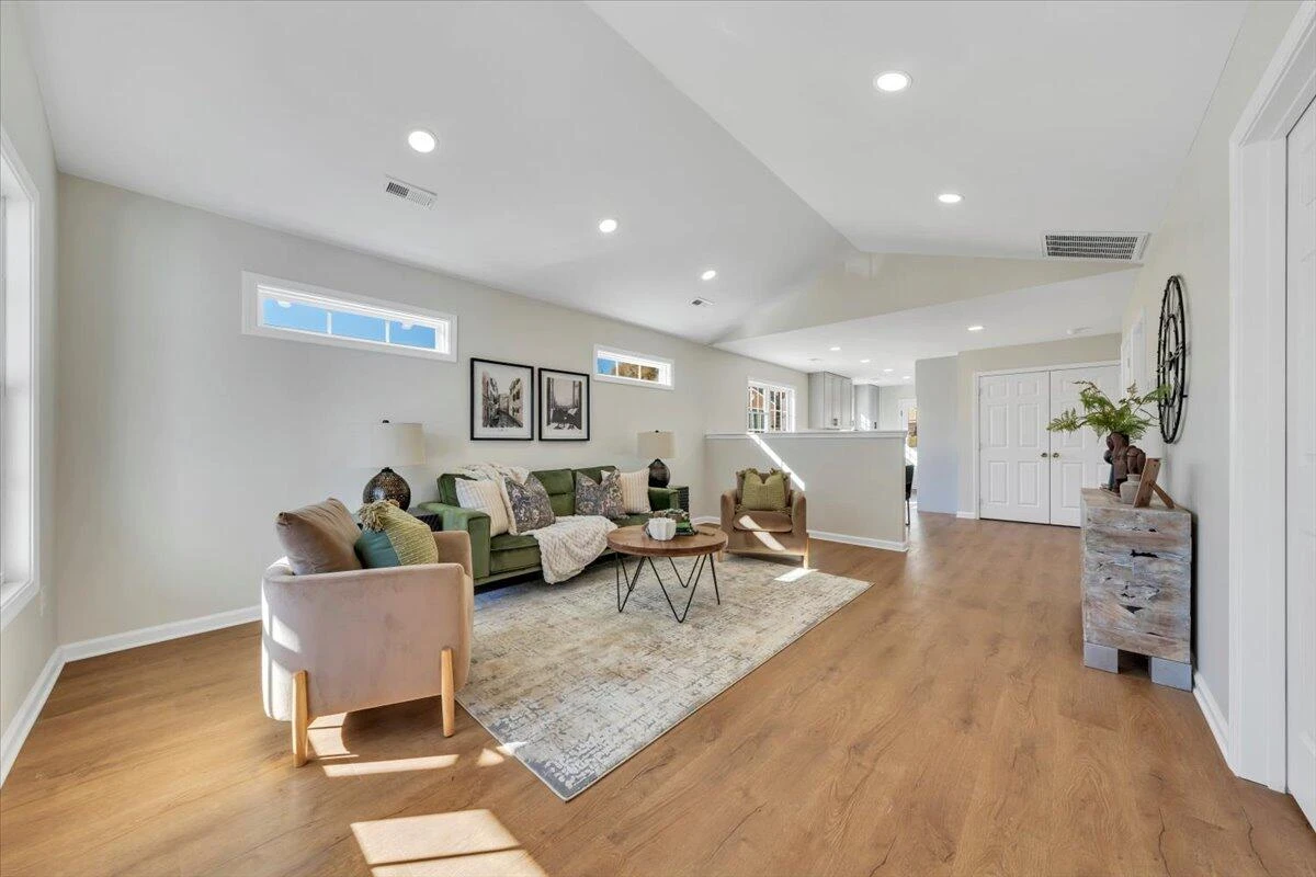 3527 Troutland AVE - Photo 2