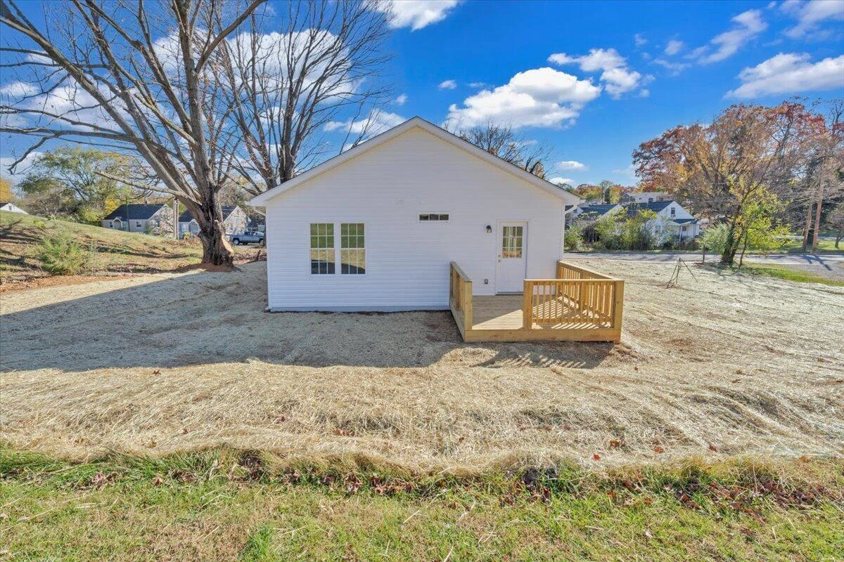 3527 Troutland AVE - Photo 27