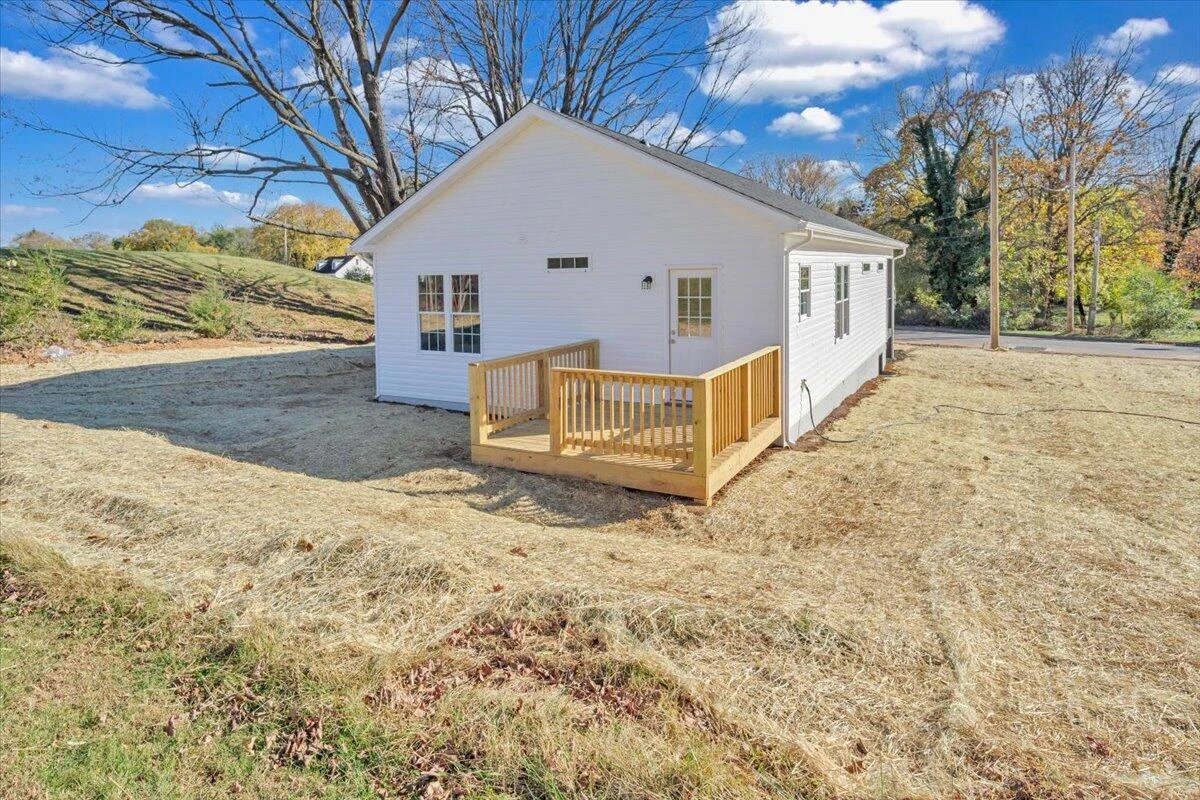 3527 Troutland AVE - Photo 28