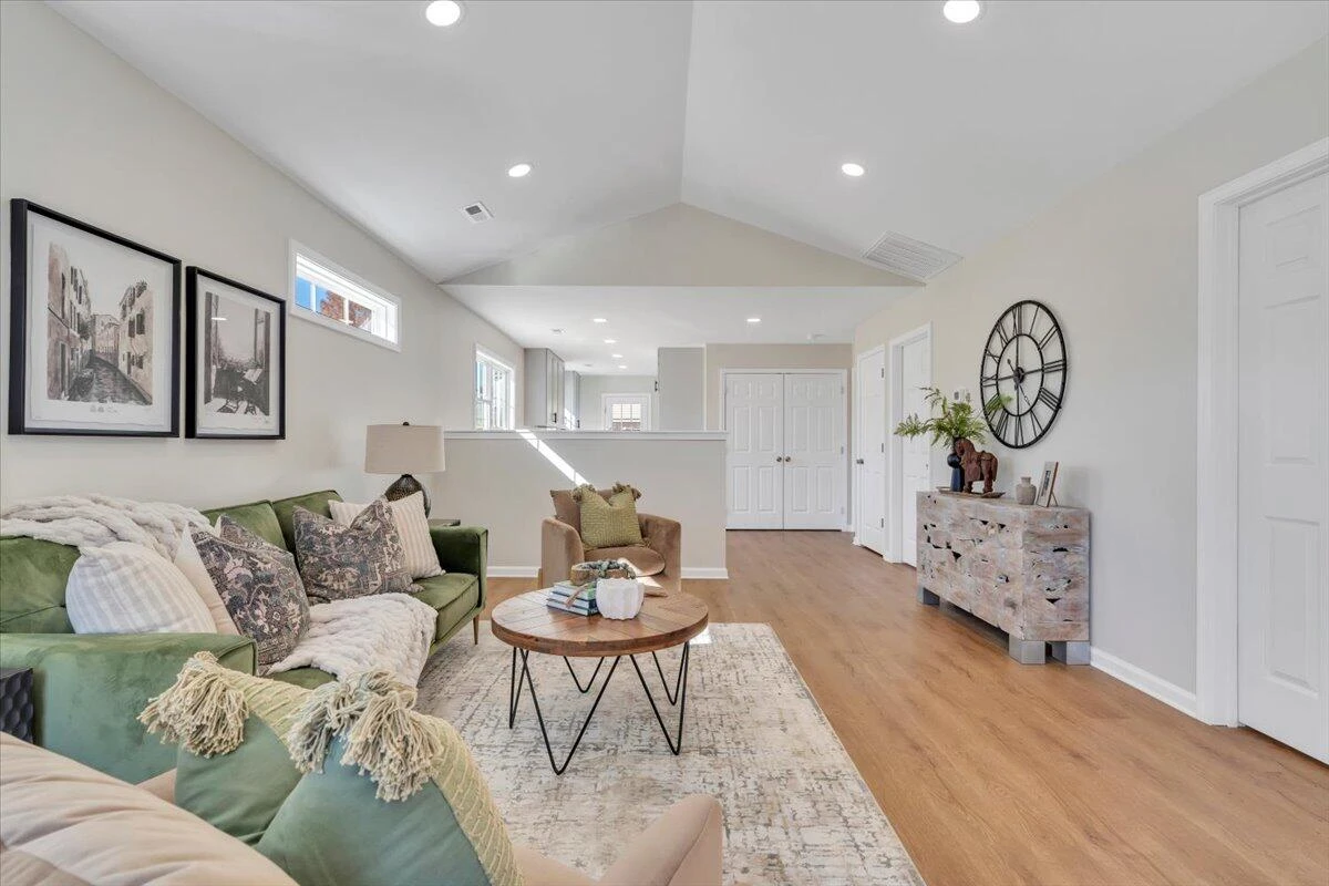 3527 Troutland AVE - Photo 3