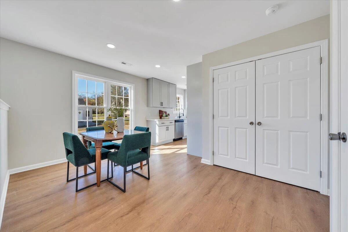 3527 Troutland AVE - Photo 6