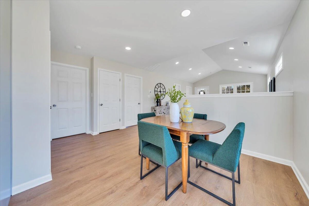 3527 Troutland AVE - Photo 9