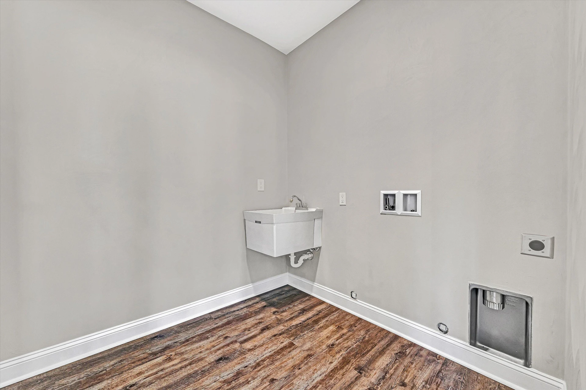 1120 Monterey RD - Photo 11