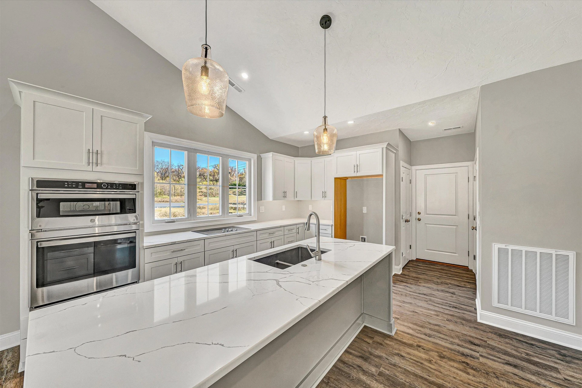 1120 Monterey RD - Photo 12