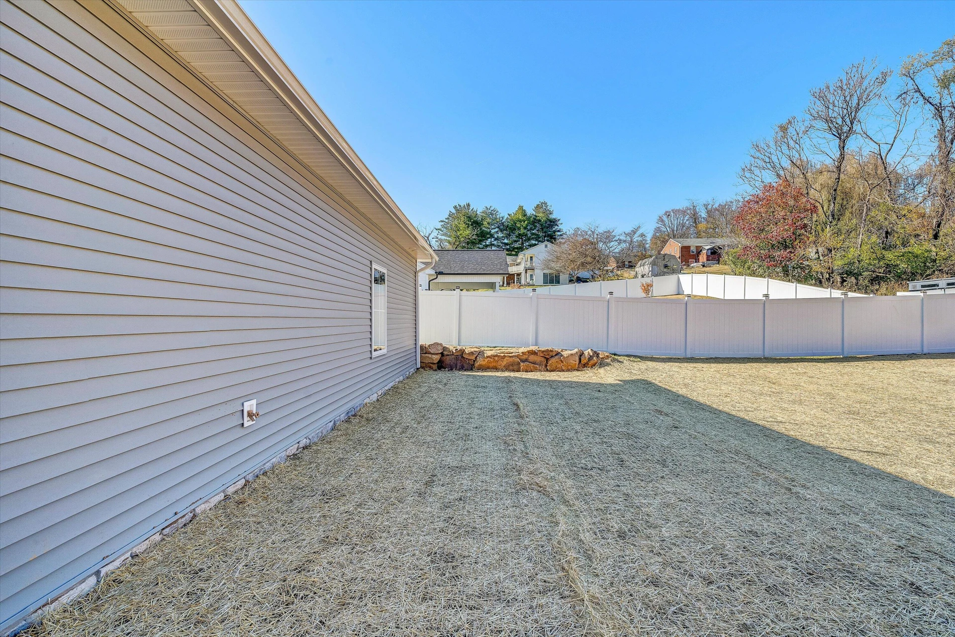 1120 Monterey RD - Photo 25