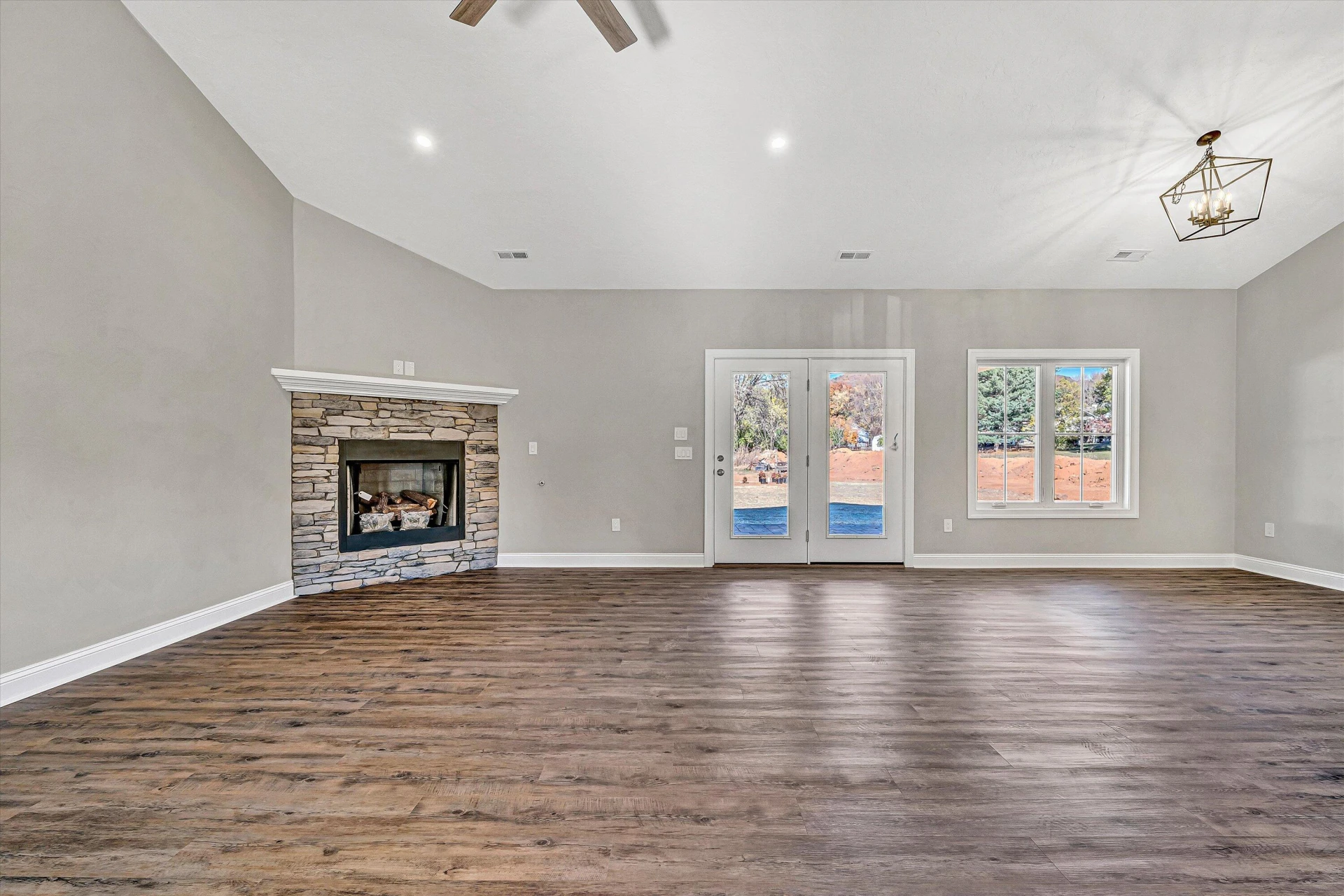 1120 Monterey RD - Photo 6