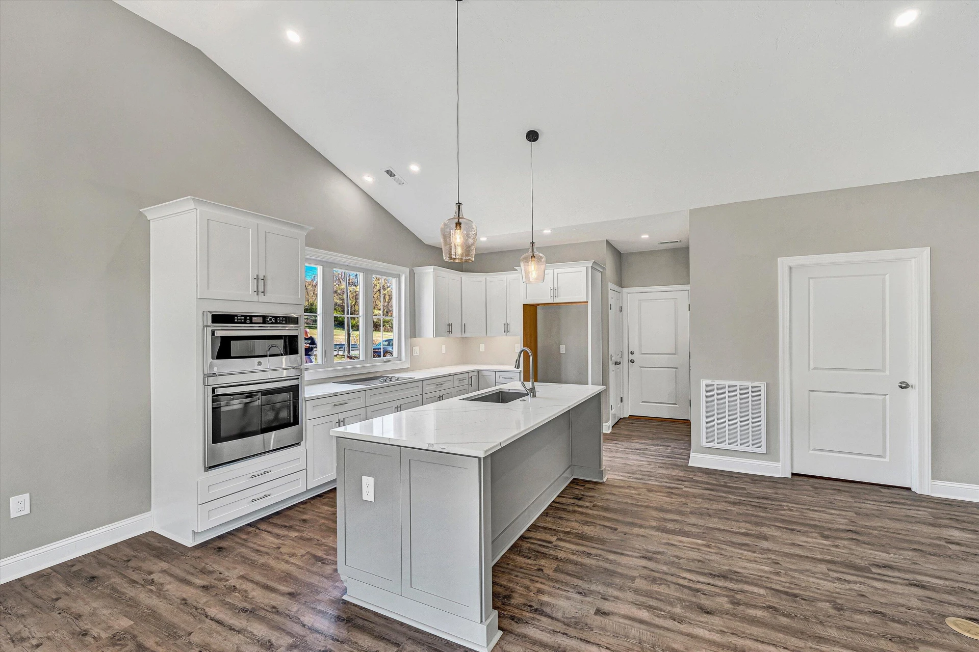 1120 Monterey RD - Photo 7