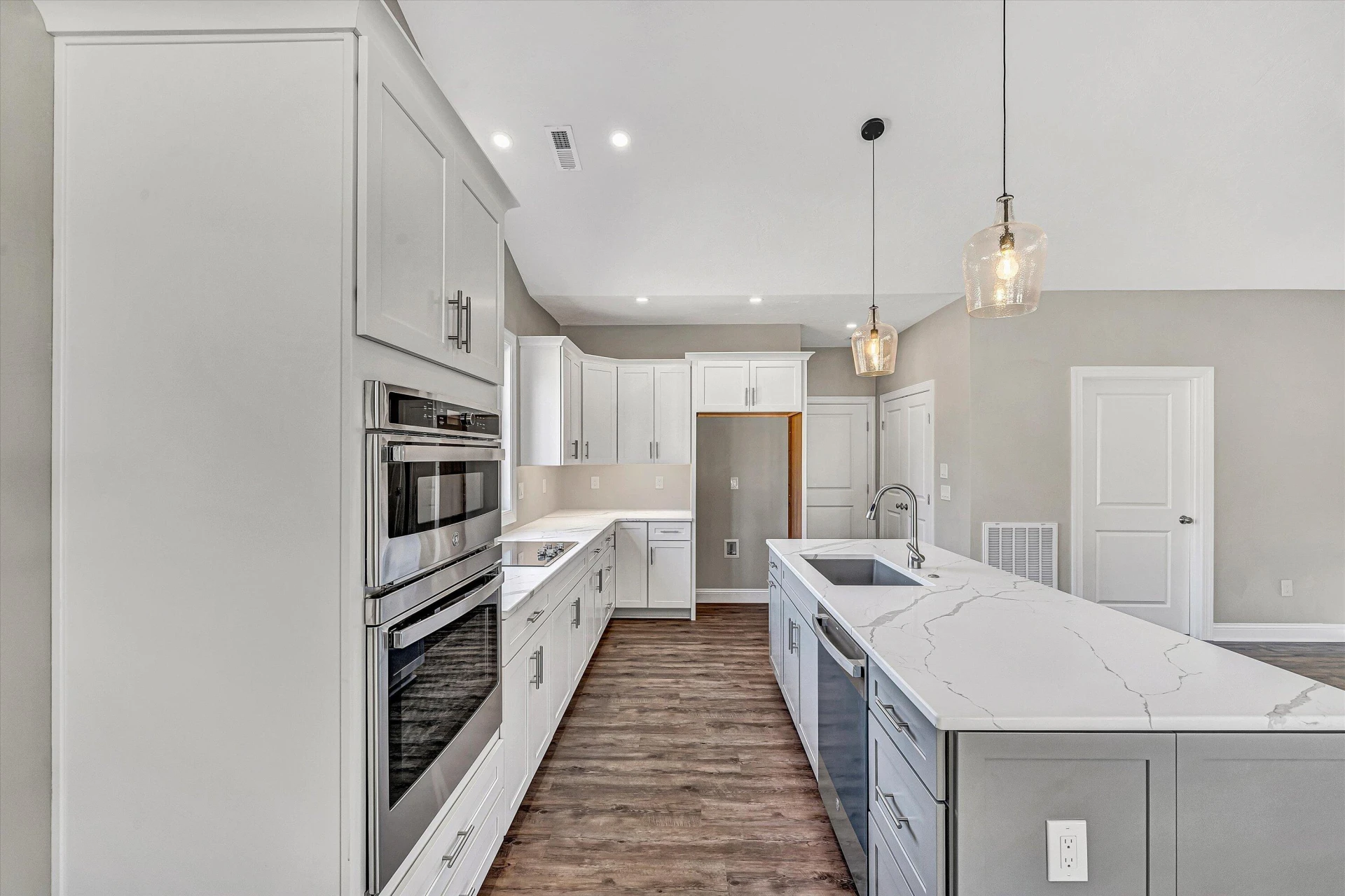 1120 Monterey RD - Photo 8