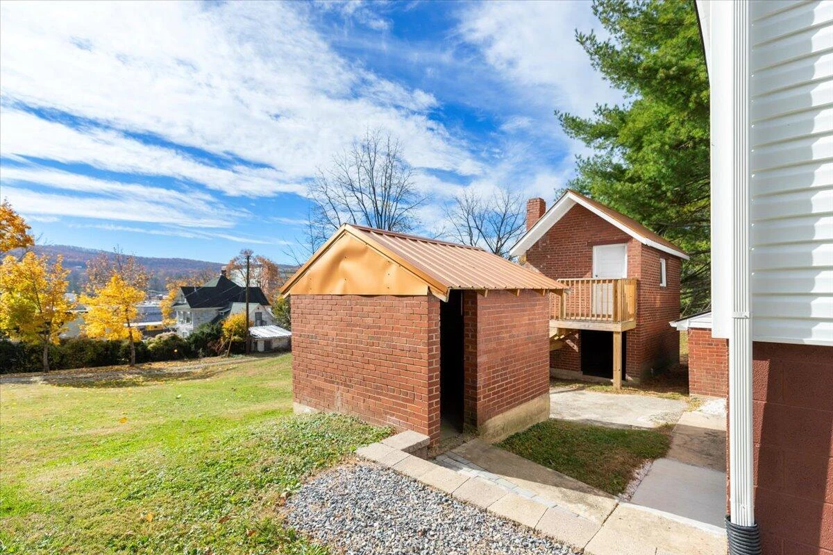 118 6th ST - Photo 49