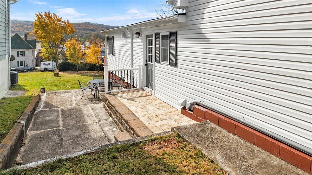 118 6th ST - Photo 72