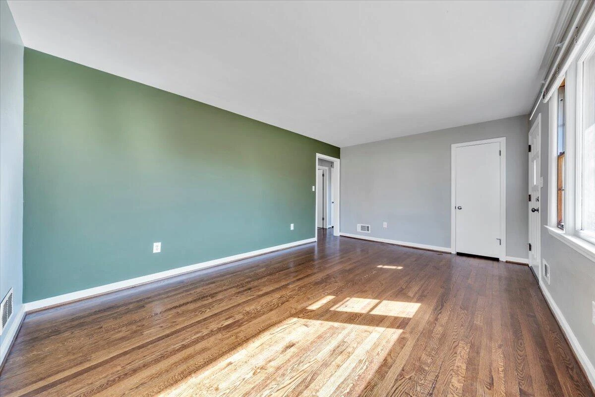 4605 PEACH TREE DR - Photo 3