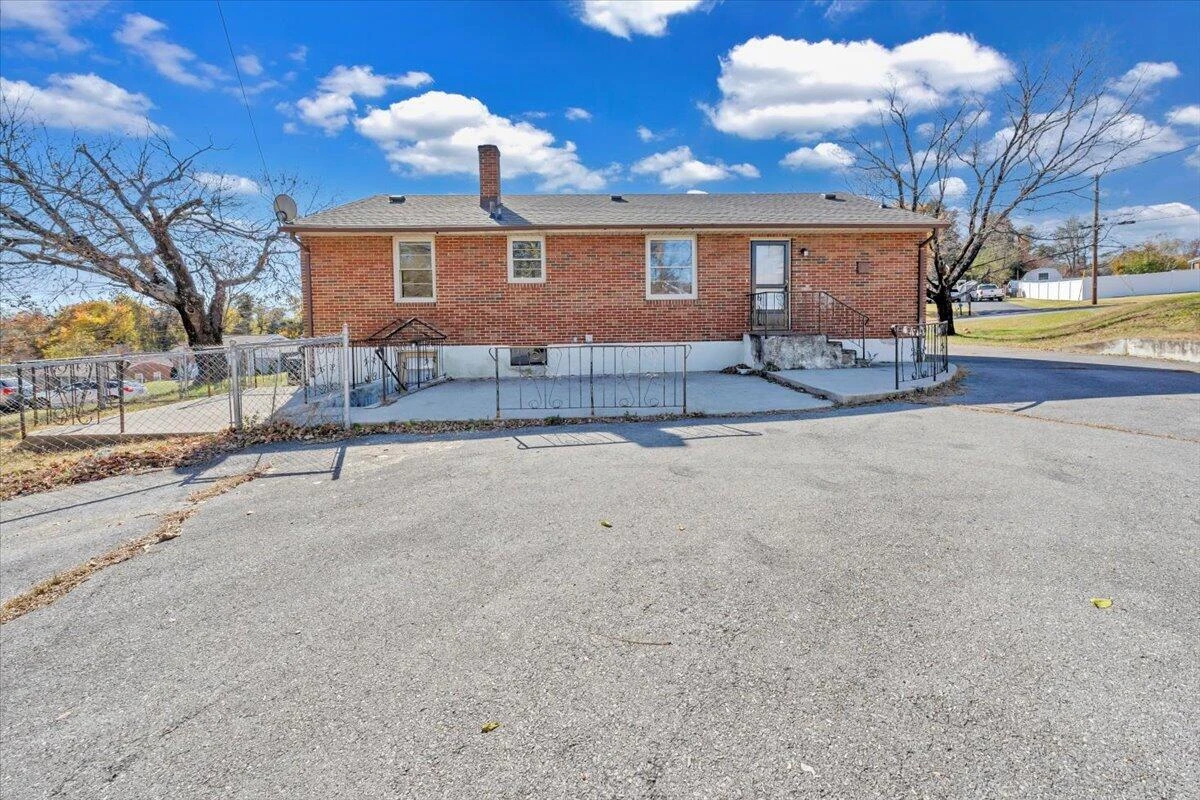 4605 PEACH TREE DR - Photo 31