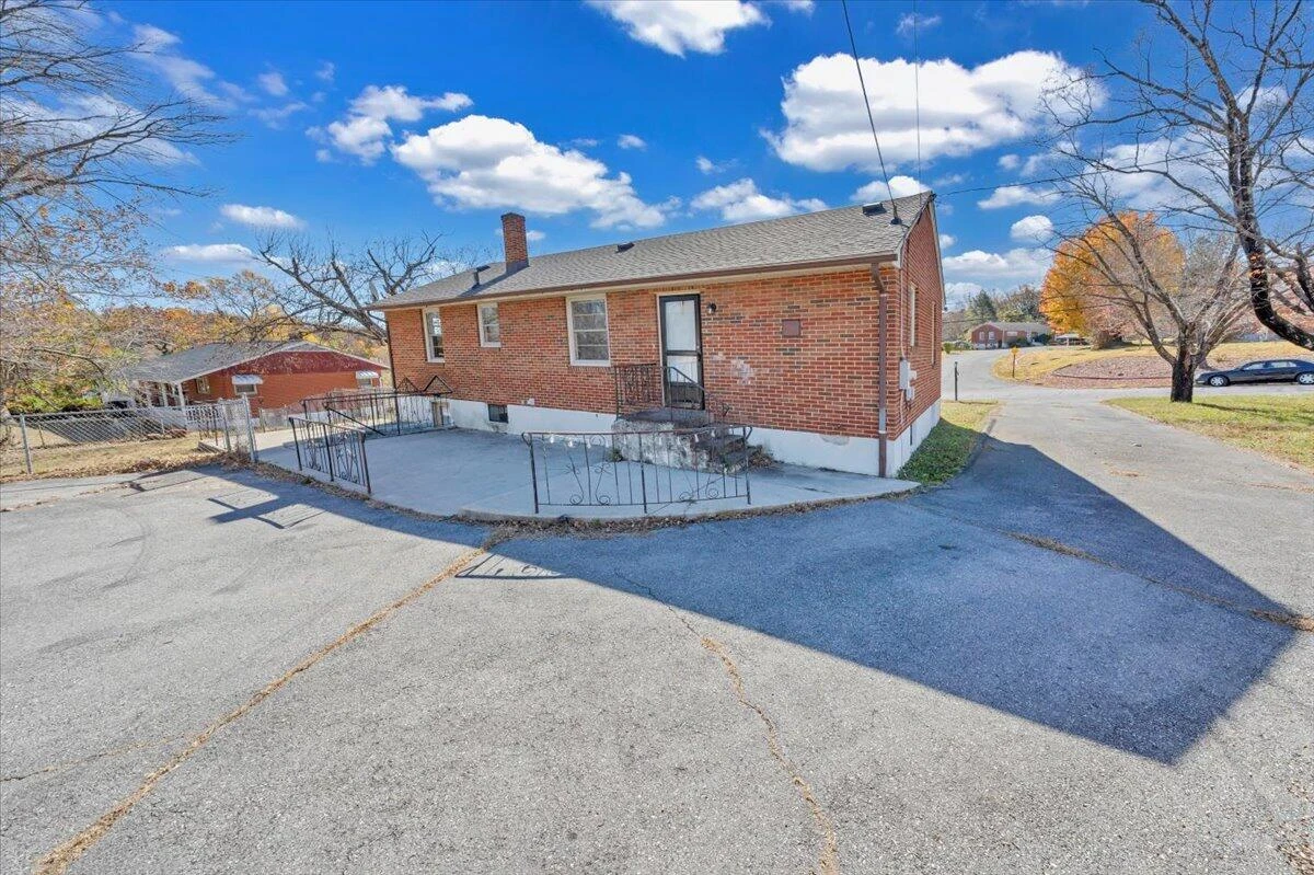 4605 PEACH TREE DR - Photo 33