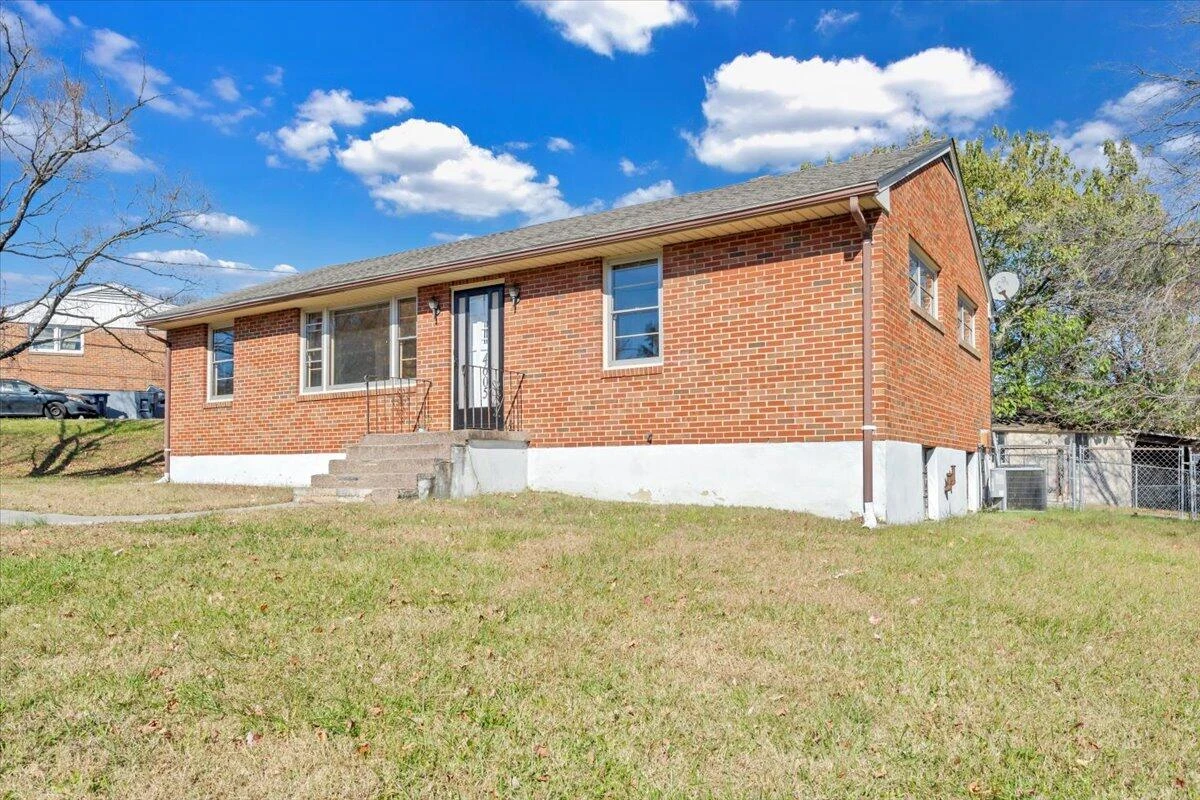 4605 PEACH TREE DR - Photo 38