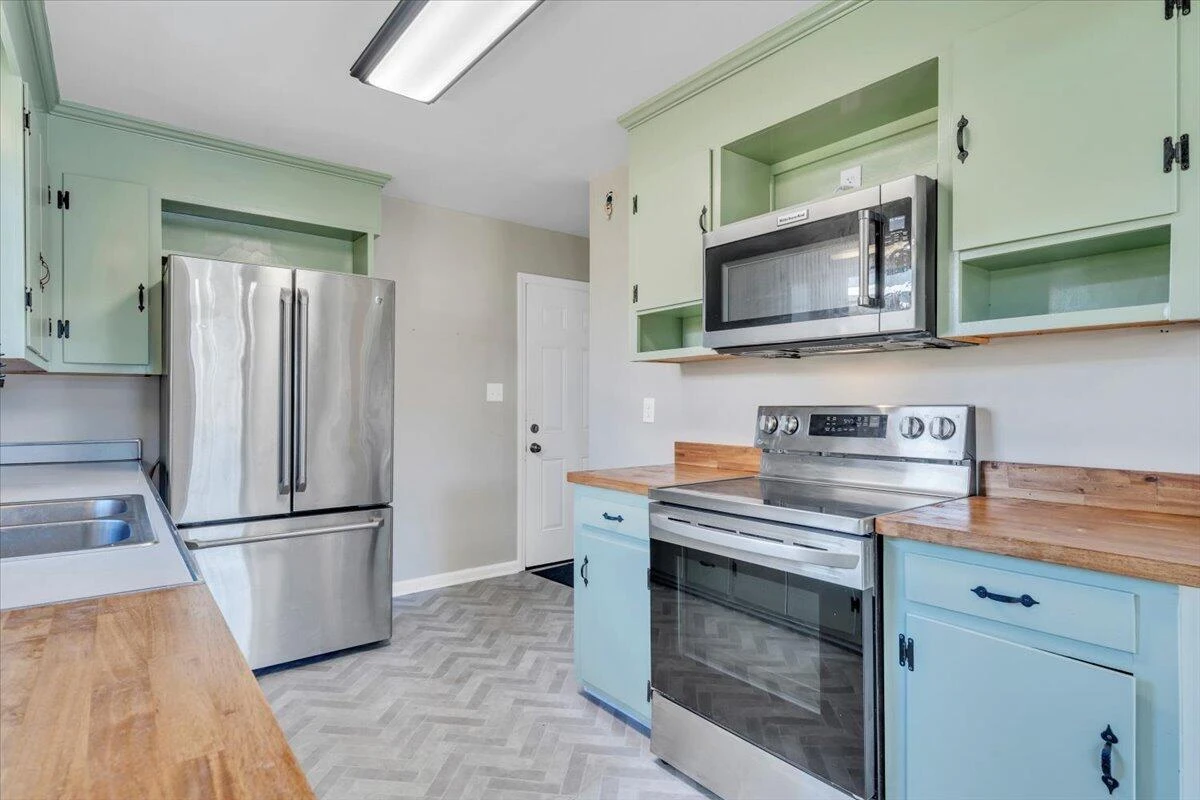 4605 PEACH TREE DR - Photo 9