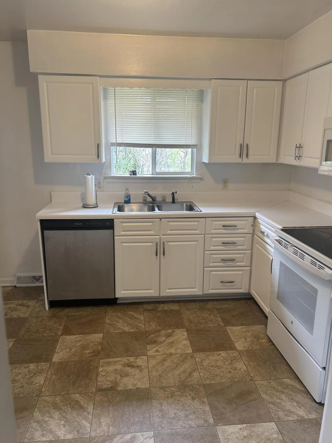 725 Ramada RD - Photo 15