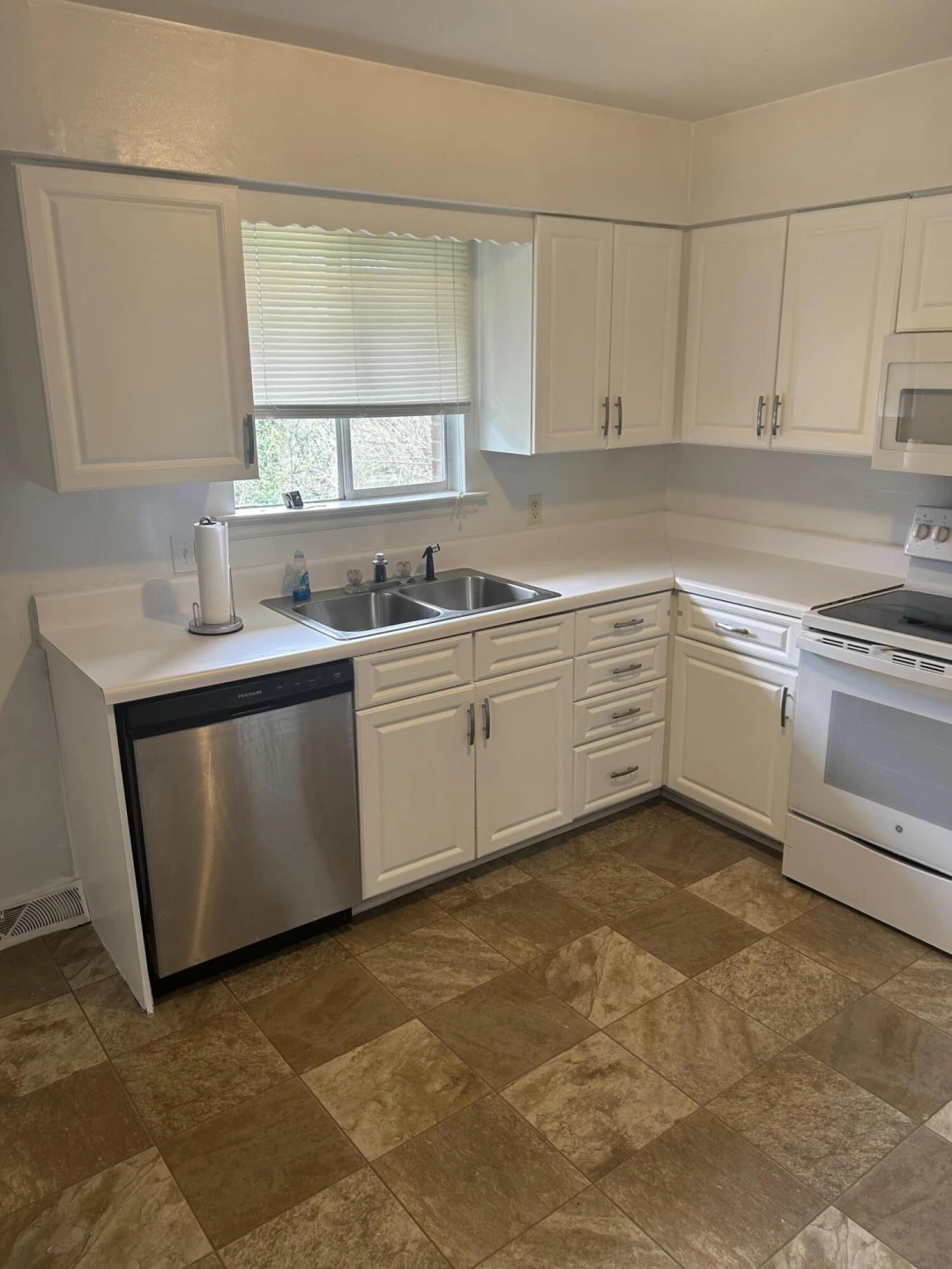 725 Ramada RD - Photo 16