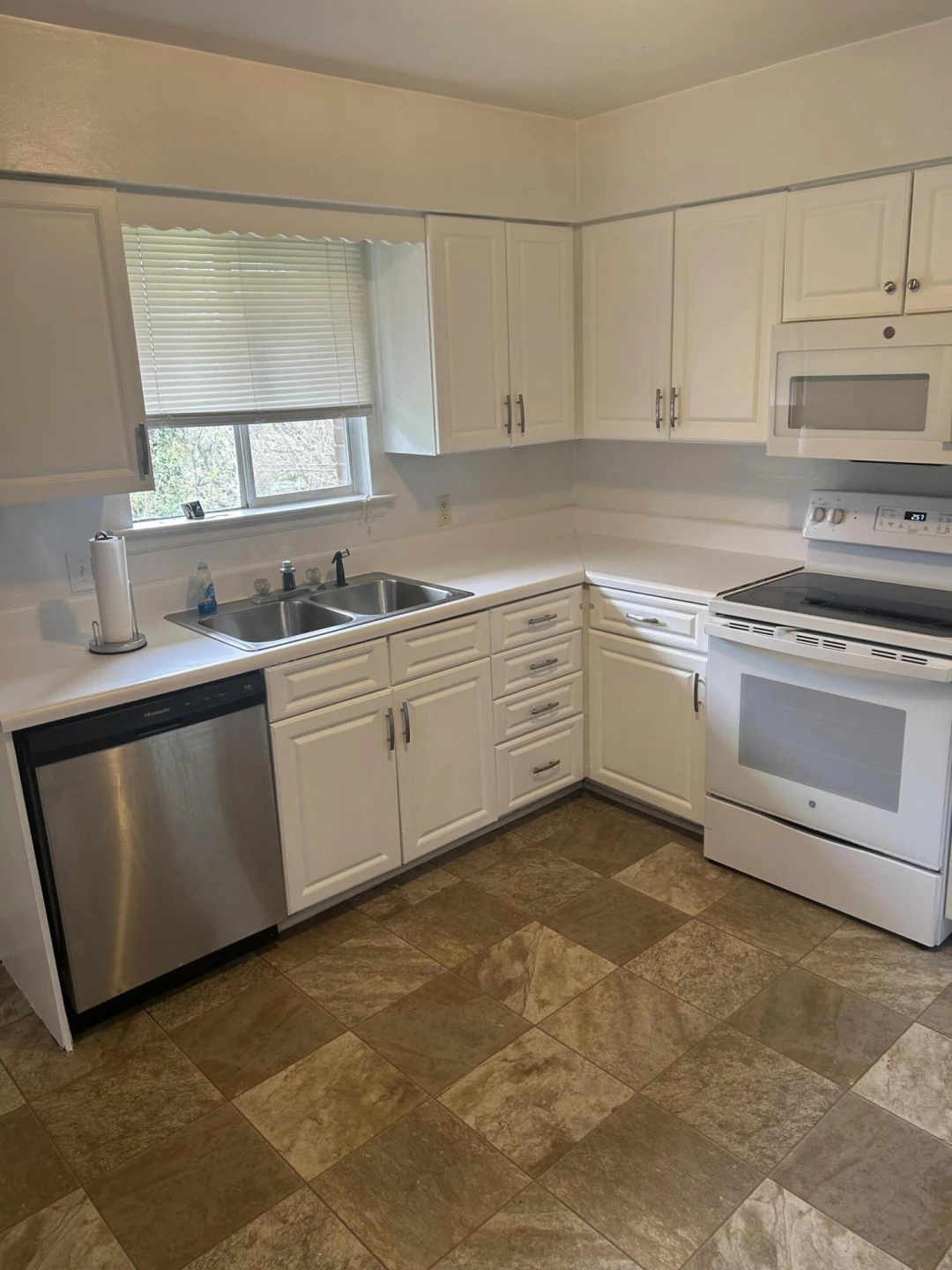 725 Ramada RD - Photo 17