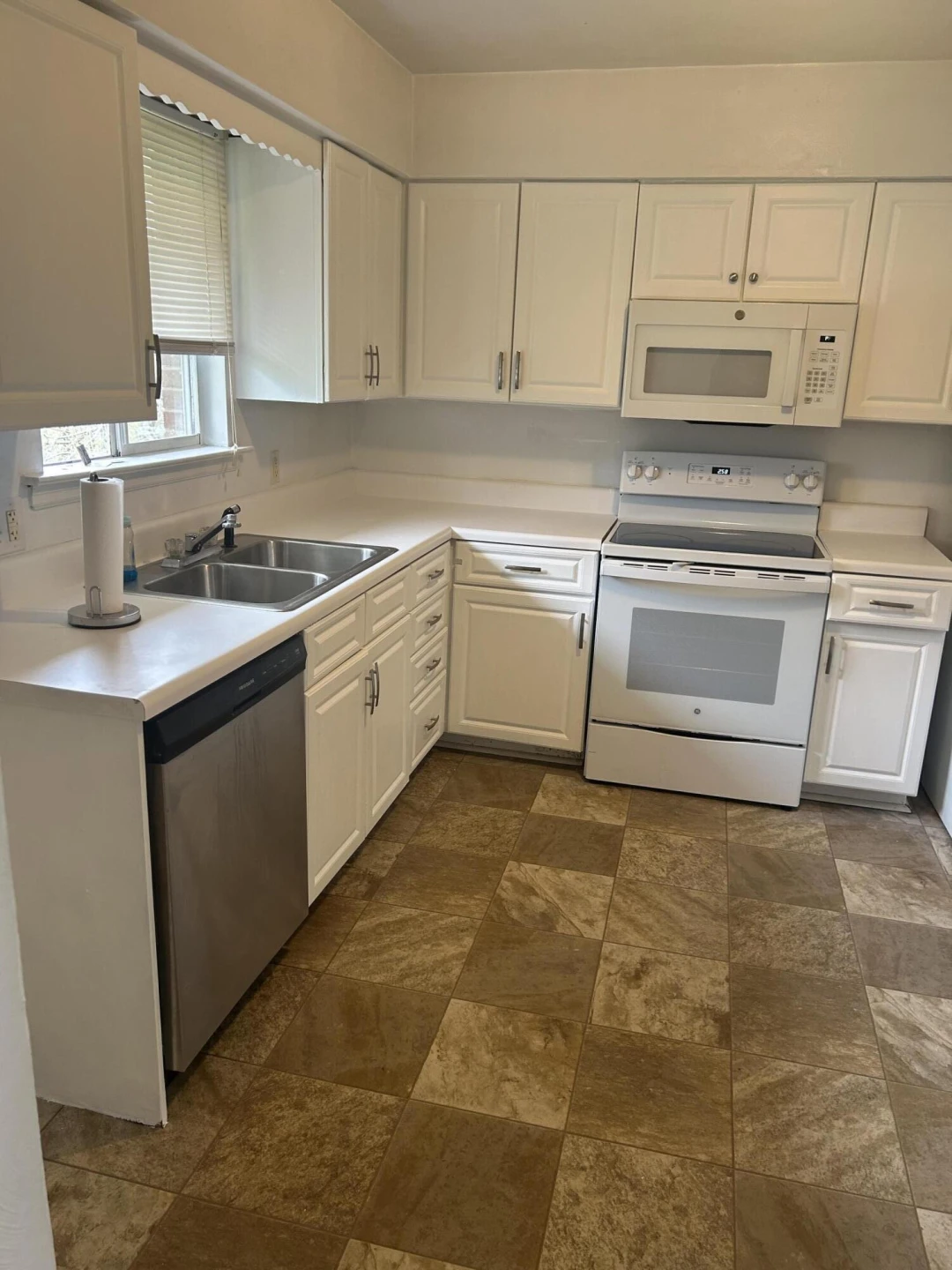 725 Ramada RD - Photo 18