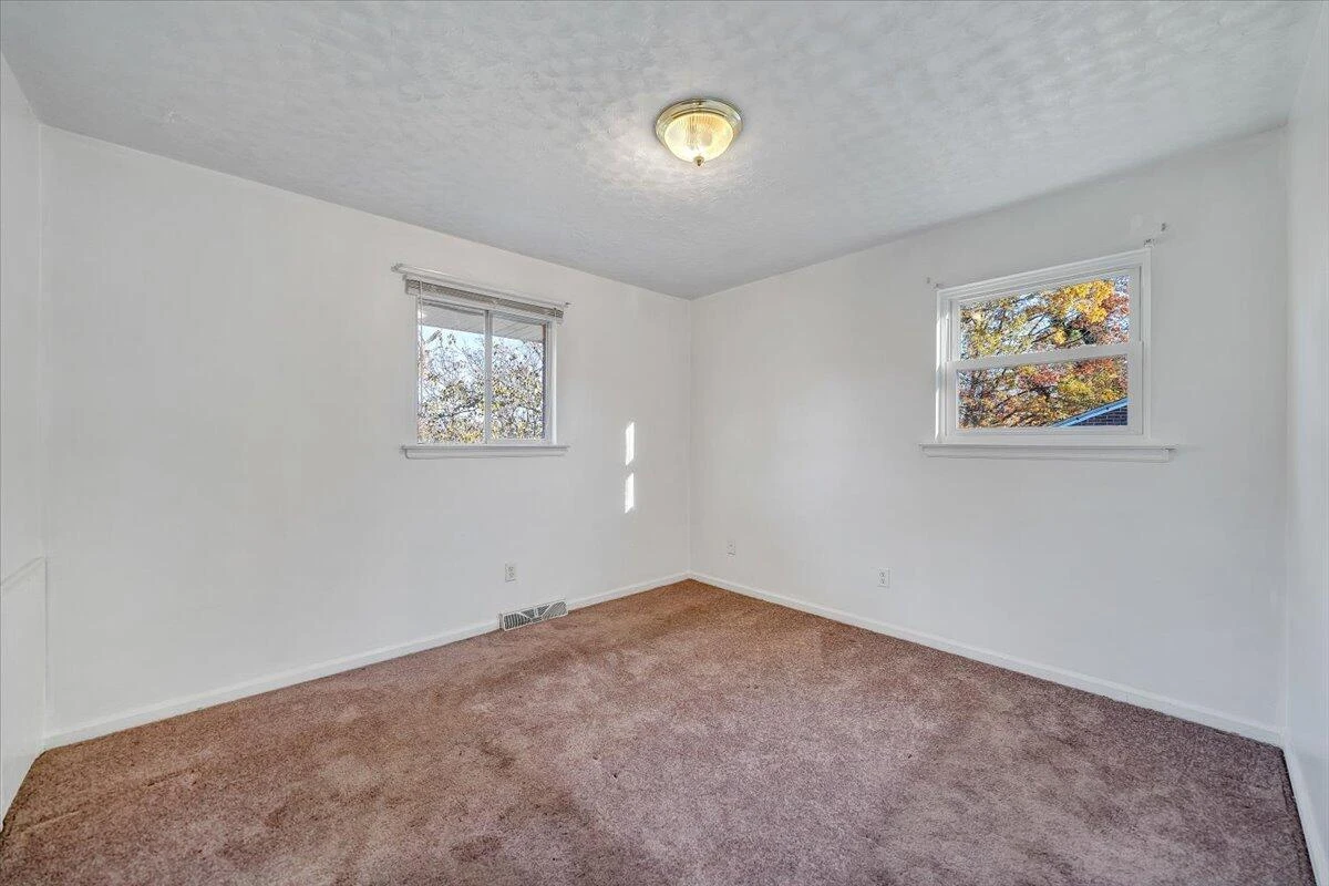 725 Ramada RD - Photo 23
