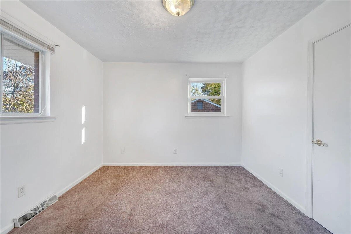 725 Ramada RD - Photo 24