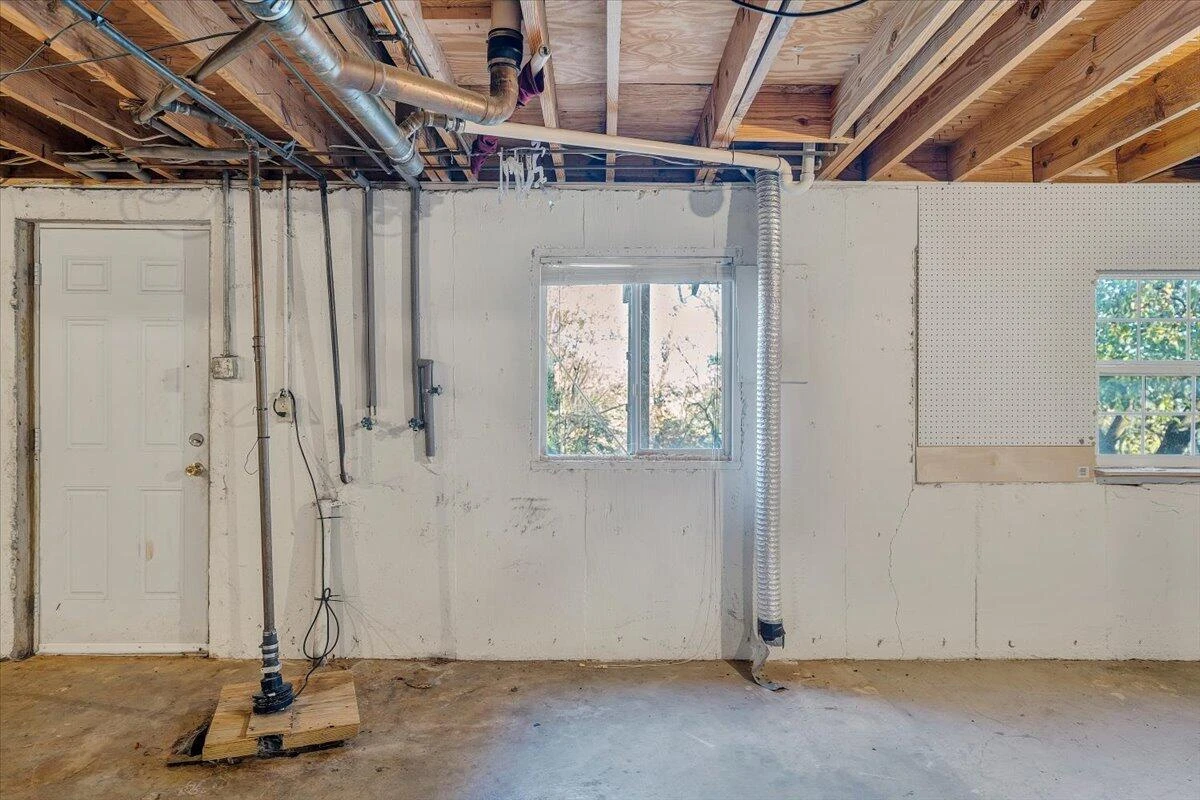 725 Ramada RD - Photo 32