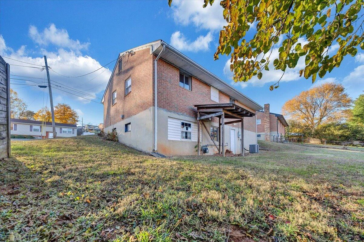 725 Ramada RD - Photo 35