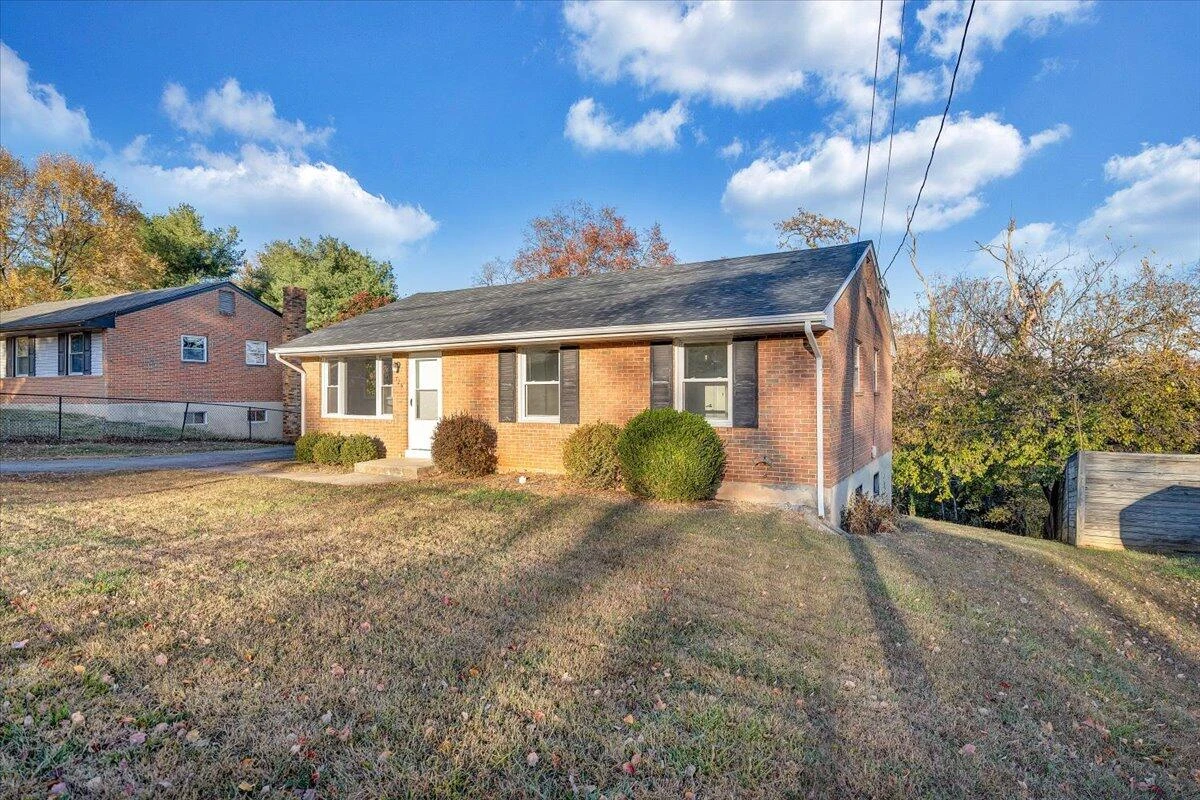 725 Ramada RD - Photo 4
